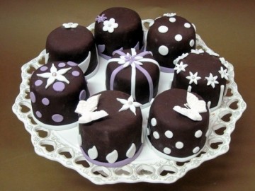 mini cakes