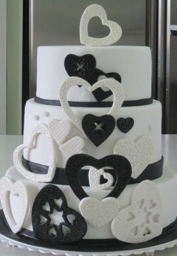 Svadbene torte Black and white hearts