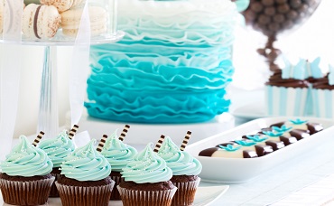 Kako ukrasiti sto sa dezertima za venčanje: svadbene torte i kolači